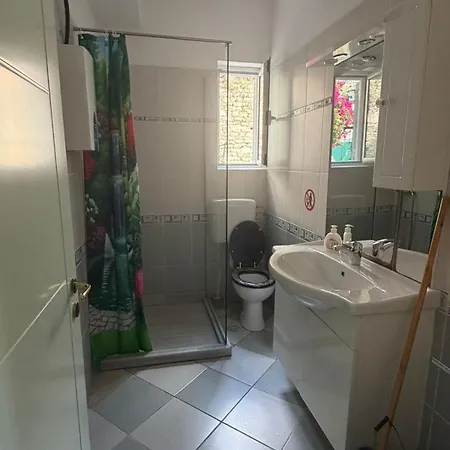Stunning Sea View Apartament Saranda